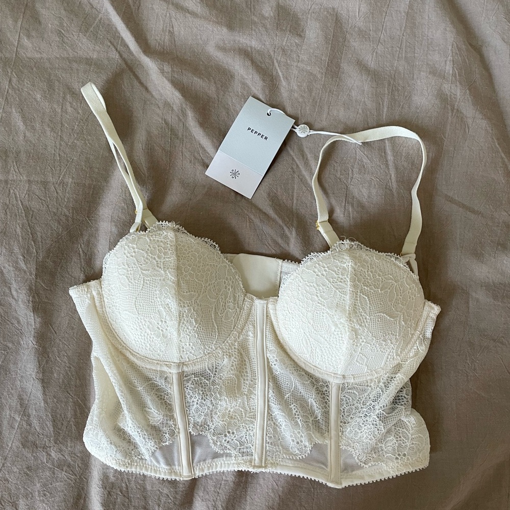 Wear Pepper Cream Lace Bustier